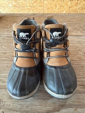 Sorel out and about waterproof boots 3Y